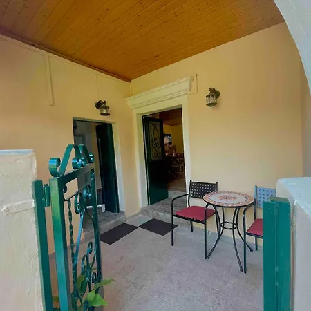 Feriehus Kansoneta-traditional Mansion In Gastouri Village *