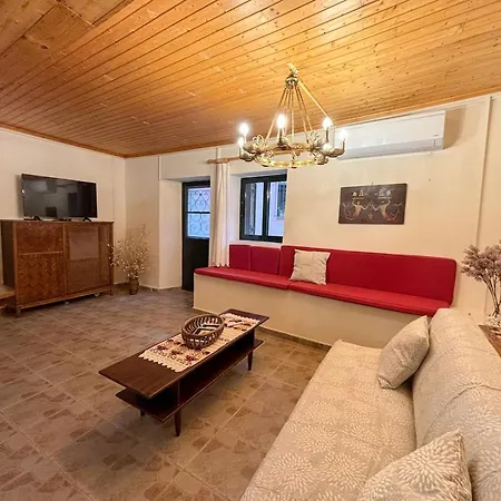 Kansoneta-traditional Mansion In Gastouri Village Vakantiehuis