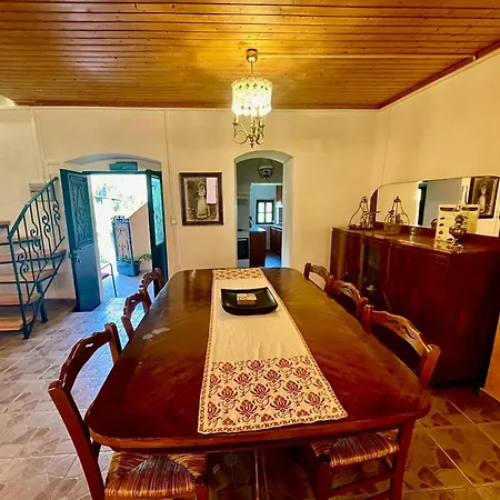 Kansoneta-traditional Mansion In Gastouri Village Vakantiehuis Gastouri (Corfu)