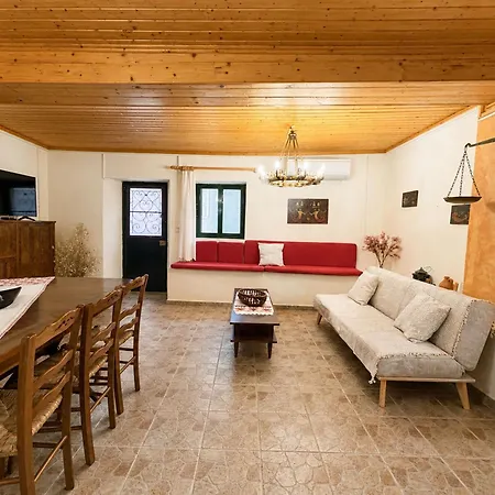 Kansoneta-traditional Mansion In Gastouri Village