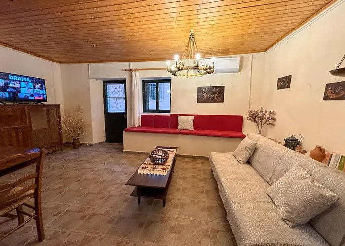 Kansoneta-traditional Mansion In Gastouri Village *