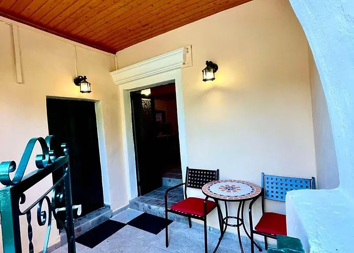 Kansoneta-traditional Mansion In Gastouri Village