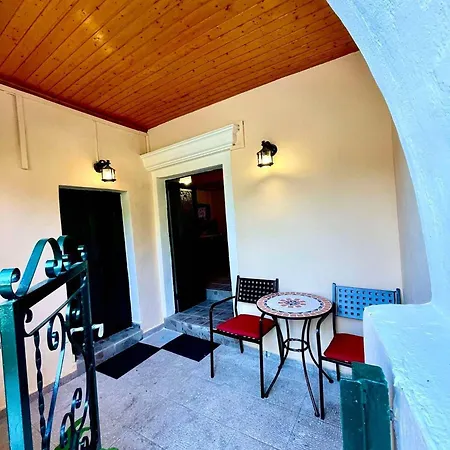 Kansoneta-traditional Mansion In Gastouri Village